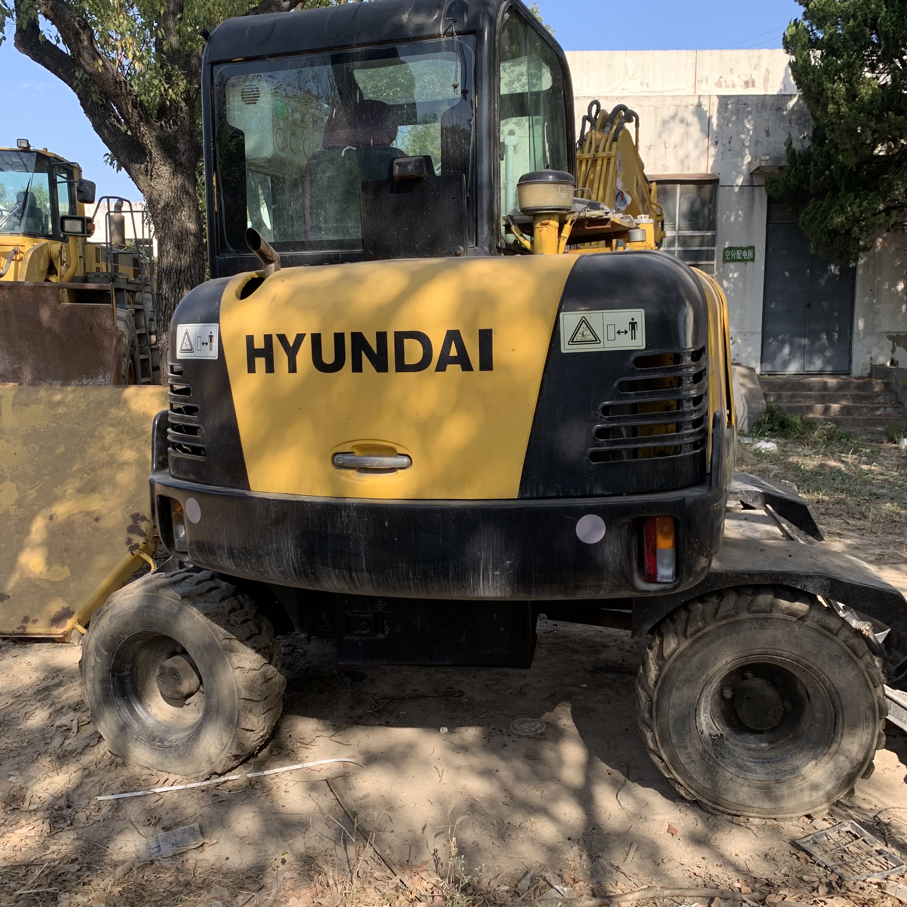 Good Condition Used Korea Hyundai 60w Wheel Excavator with Original Hydraulic Cylinder