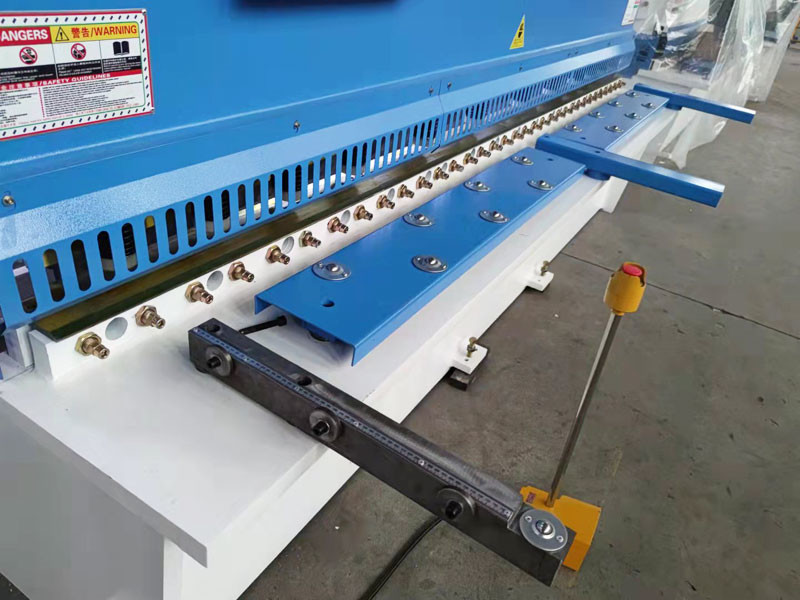 Hydraulic CNC NC Metal Plate Carbon Steel Shearing Machine With Ruler
