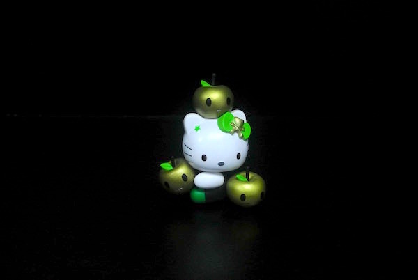 Two Types Mini Hello Kitty Figures Toy 85 Degree For Convenient Store