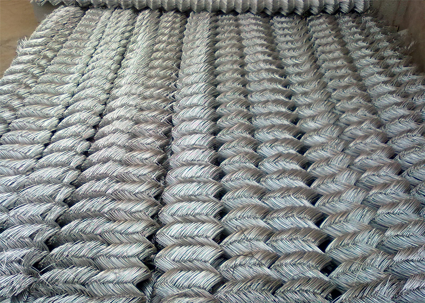 3/8"X3/8" high security 11GA/2.95mm diameter chain link mesh fabric hot dipped galvanized 366gram/sqm 8ft x 50ft