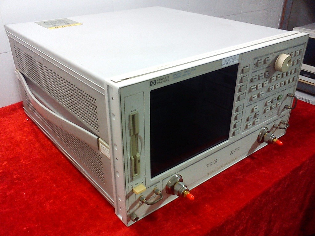 Keysight Agilent 8720D Microwave Vector Network Analyzer S-parameter Network Analyzer