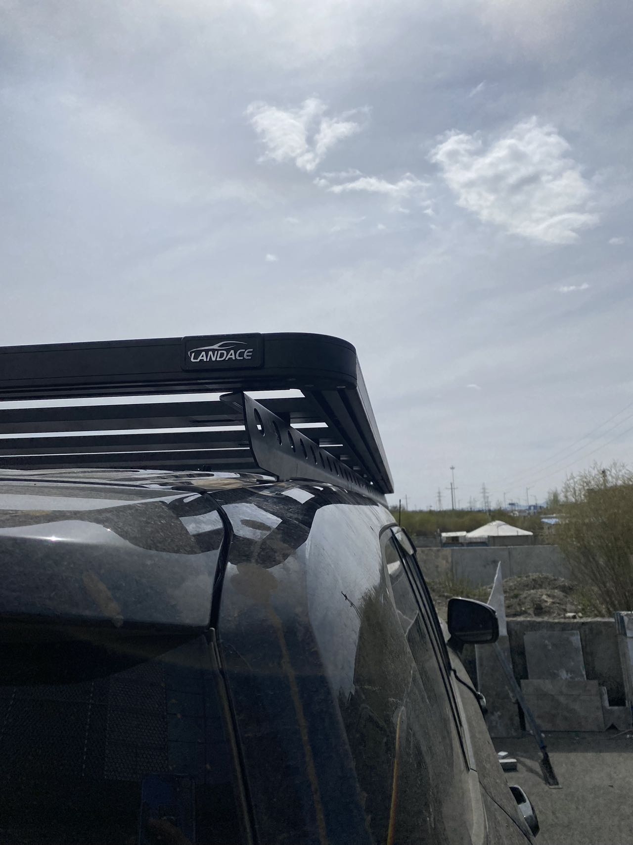 2270*1300*55mm Land Cruiser LC300 Cross Bars Sleek Aluminum Alloy Roof Racks for Toyota