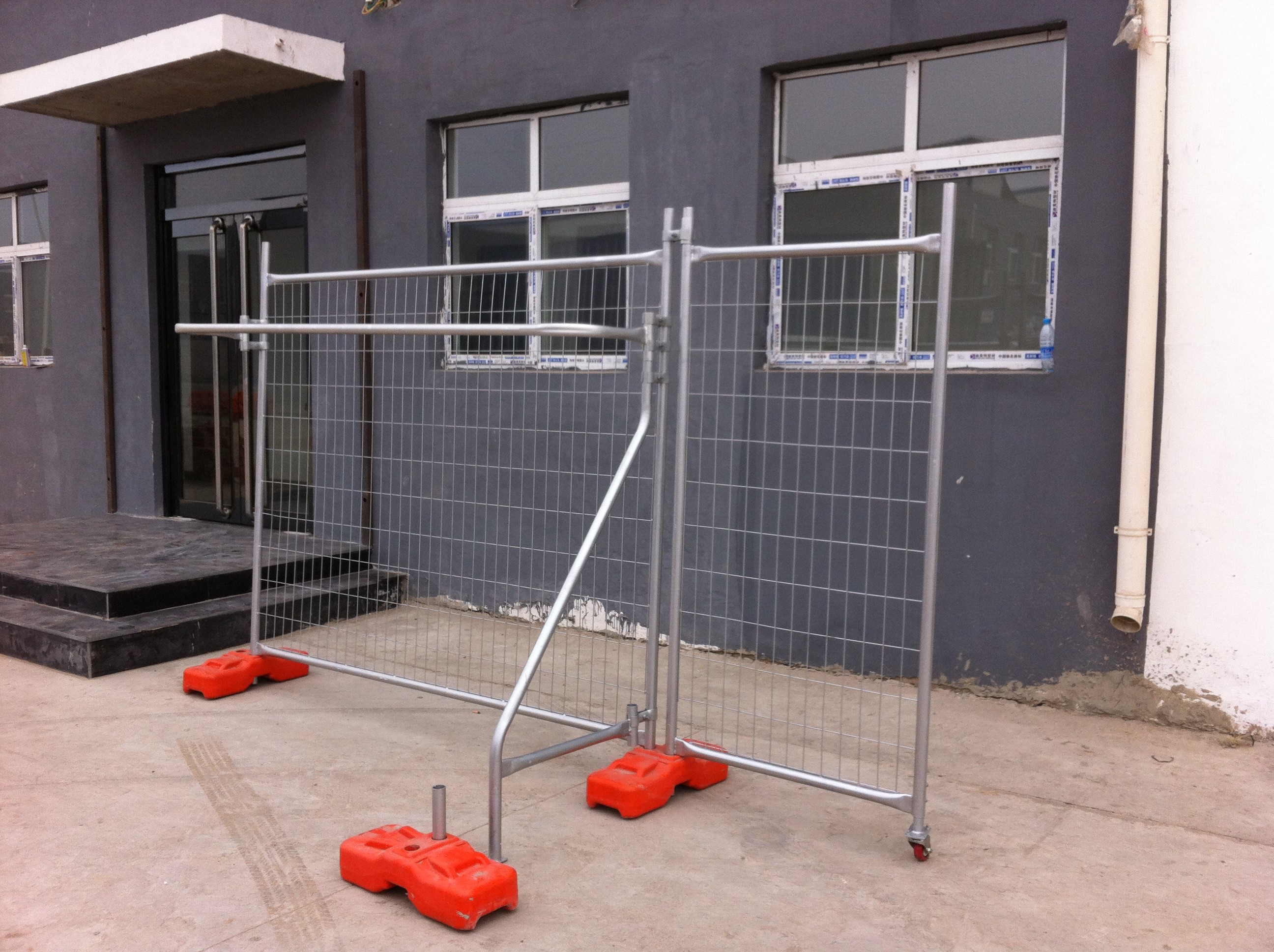 Temp Fencing Panels CASCADE BAY 2100mm x 2400mm width OD 32 pipes hot dipped galvanized temp fence panels