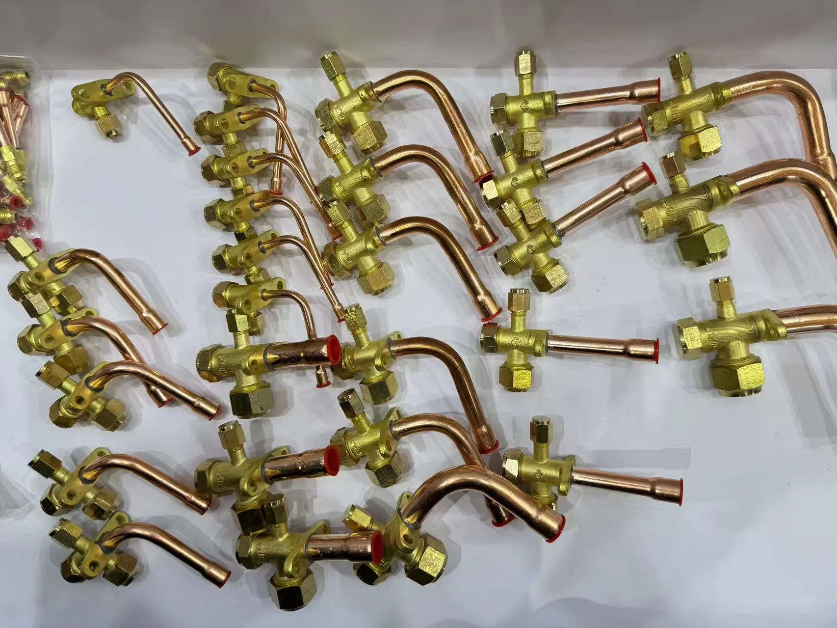 2 Way 3 Way Copper Split Service Valve for Air Conditioning Parts Customized