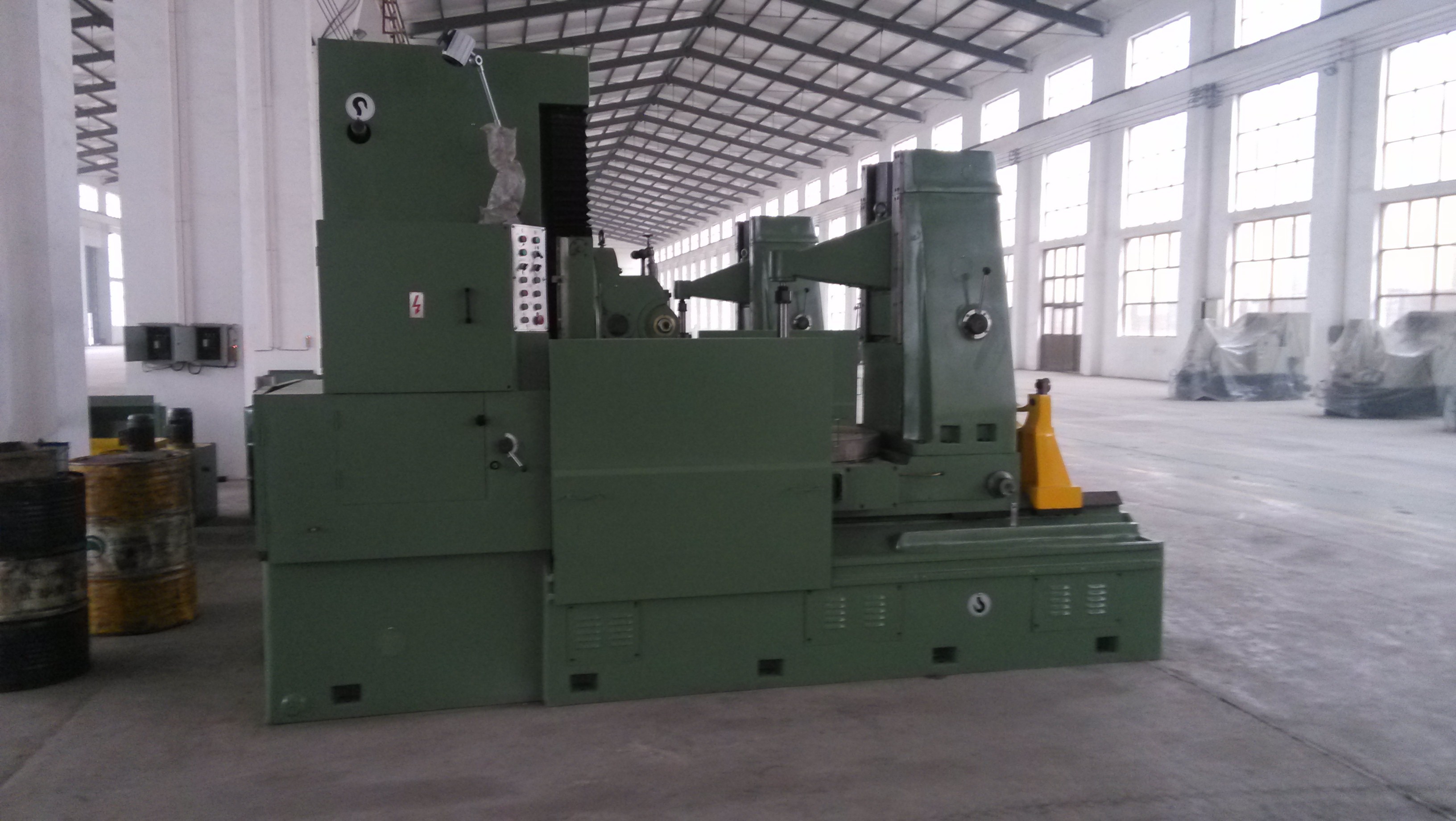 Vertical Universal Gear Hobbing Machine For Making Gear Parts Effiective