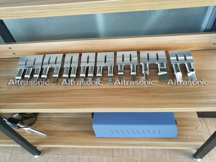 50 / 60HZ Ultrasonic Riveting Automatic Machine Aluminium Pen Type Multi Point Tip