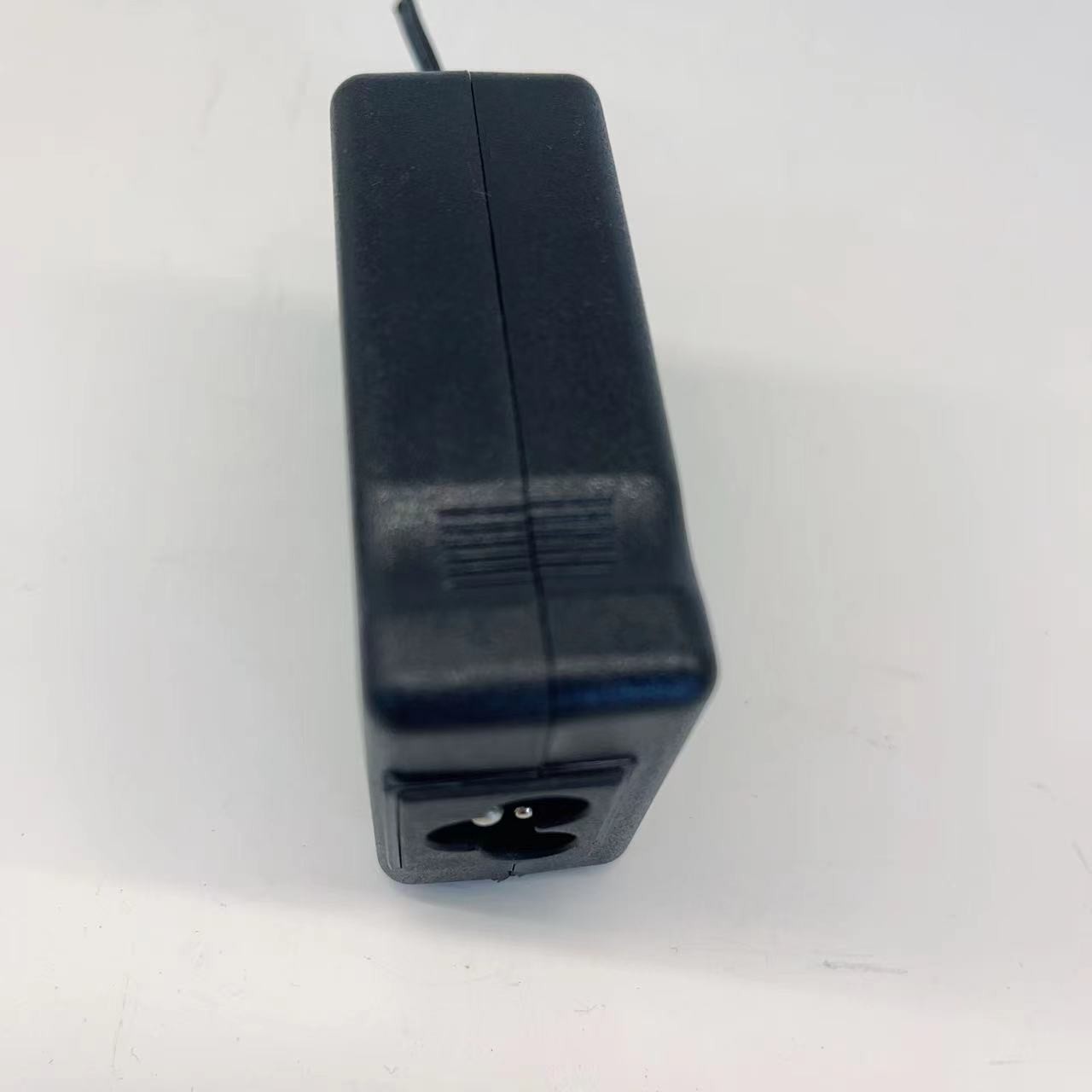 OEM / ODM 15V 1A Desktop Power Adapter Supply With 3S Turn On Delay