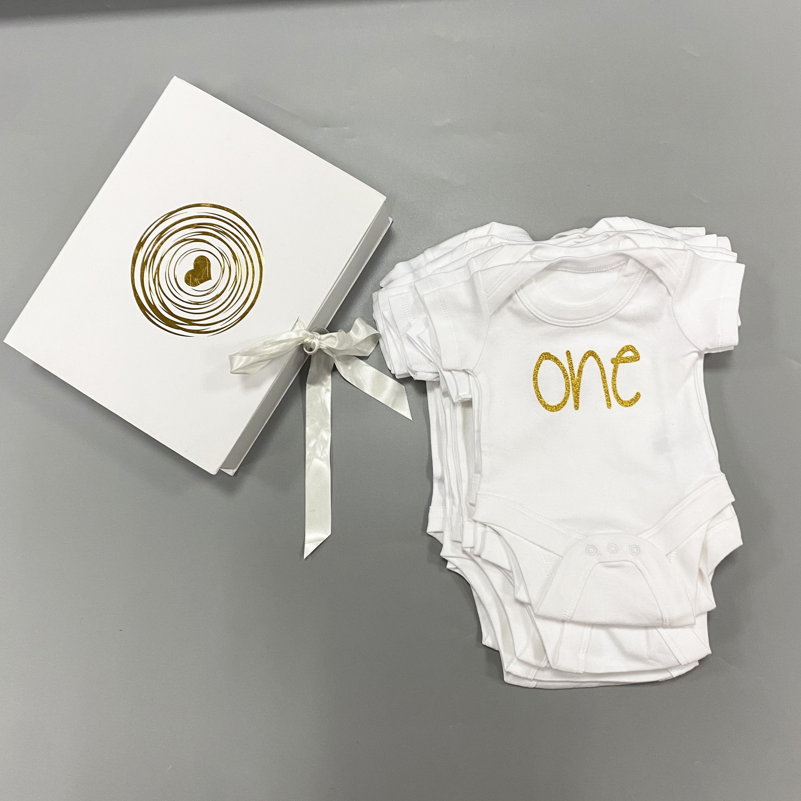 Summer Unisex 100% Cotton Round Collar Bodysuit Baby Clothes Romper with Gold Printing