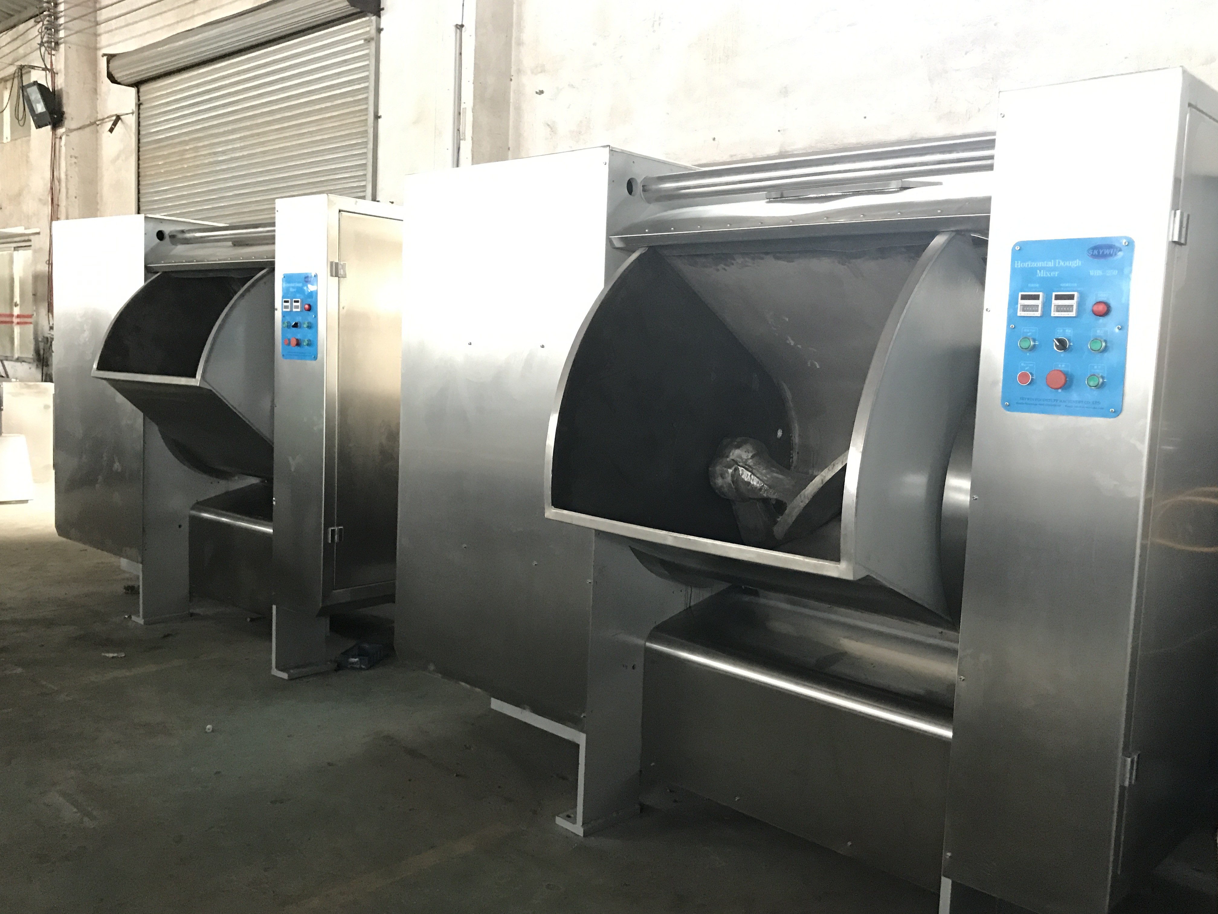 304 Stainless Steel Industrial Flour Dough Machine 250KG