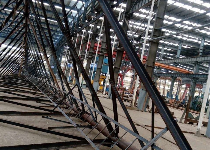 High Wind Speed Tv Antenna Pole Towers , 50m Silver Television Antenna Tower