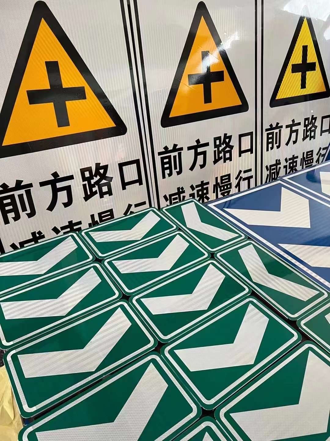 PMMA Material Class 4 High Intensity Prismatic Reflective Sheeting Vinyl Roll (HIP) For Road Signs