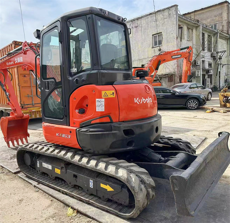 Good Condition Kubota KX163 Excavator 5 Ton in Japan with 0.22 m3 Bucket from Original