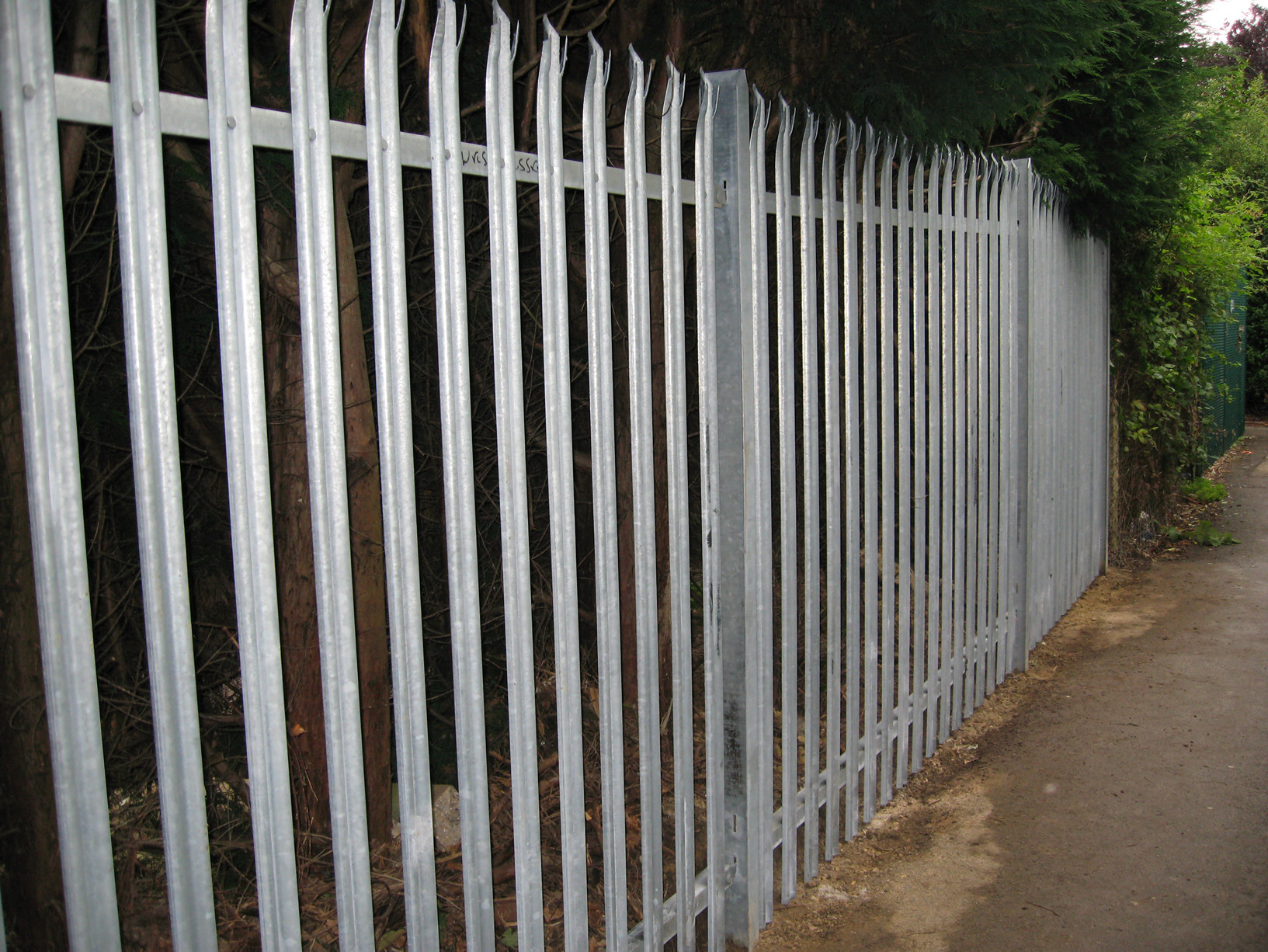 CE Black 1.2 Metres Steel Palisade Fencing With Triple Pointed Top
