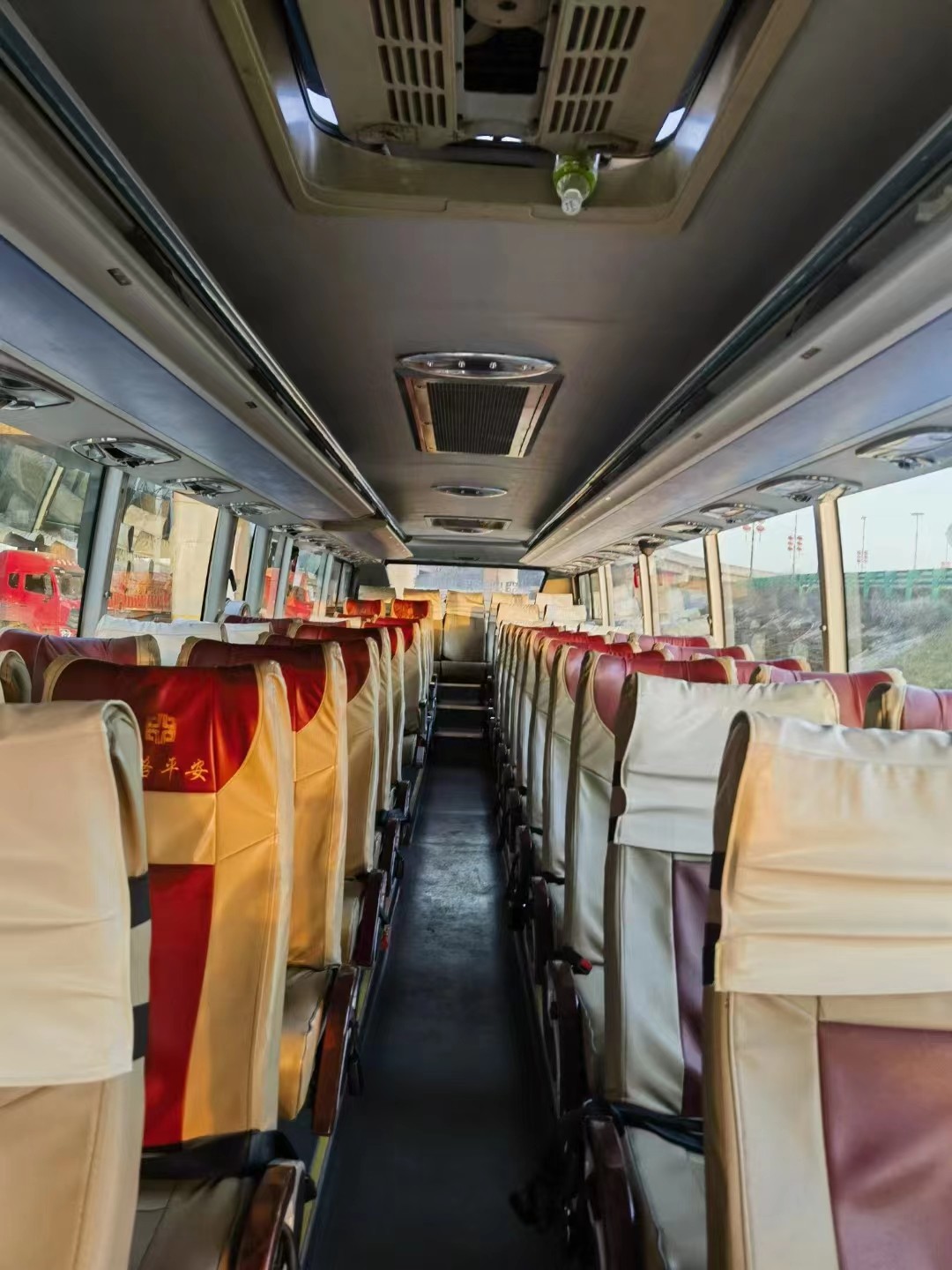 Used Luxury Coaches Zhongtong Bus Weichai 300hp 55seats Left Hand Drive Two Doors