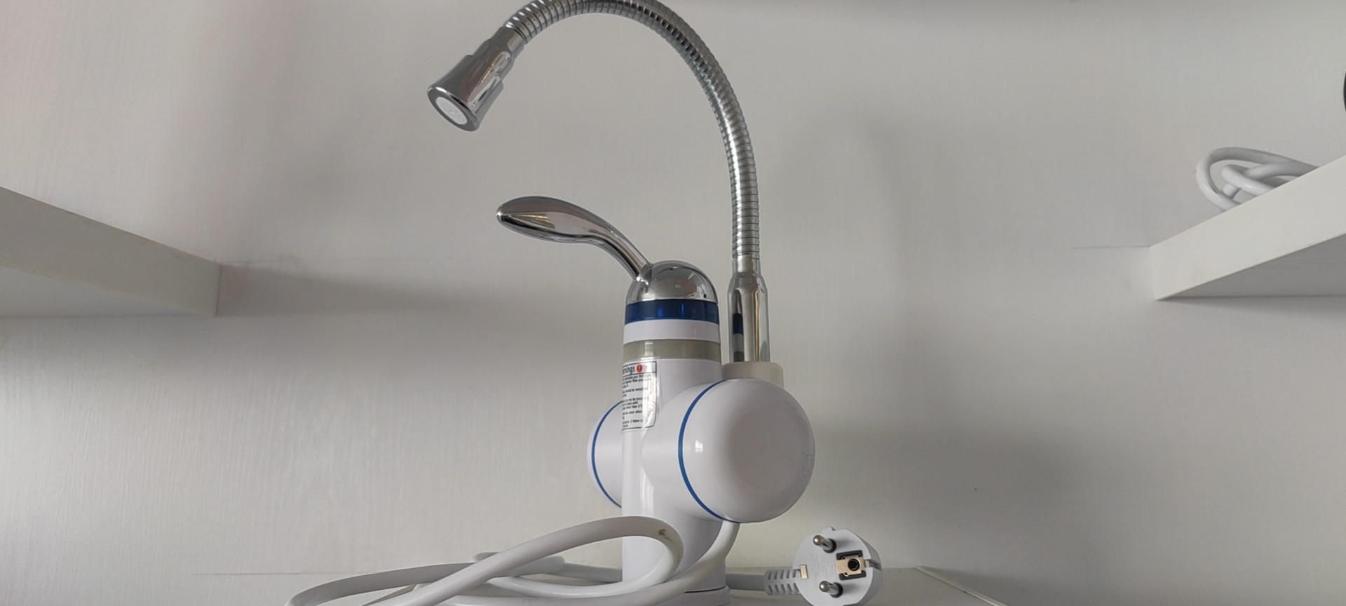Automatically Sink Kitchen Instant Hot Water Tap Electric 3000W With Flex Spout RoHs