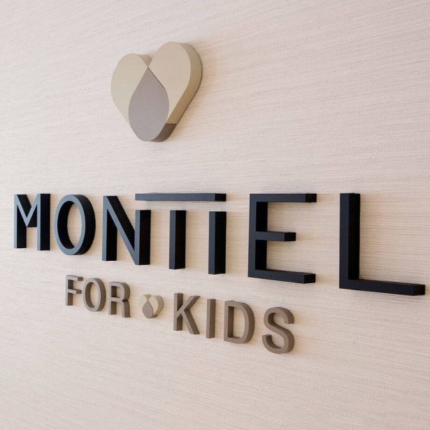 Laser Cut Clear Crystal Acrylic Letters Small Channel 3D Acrylic Letters