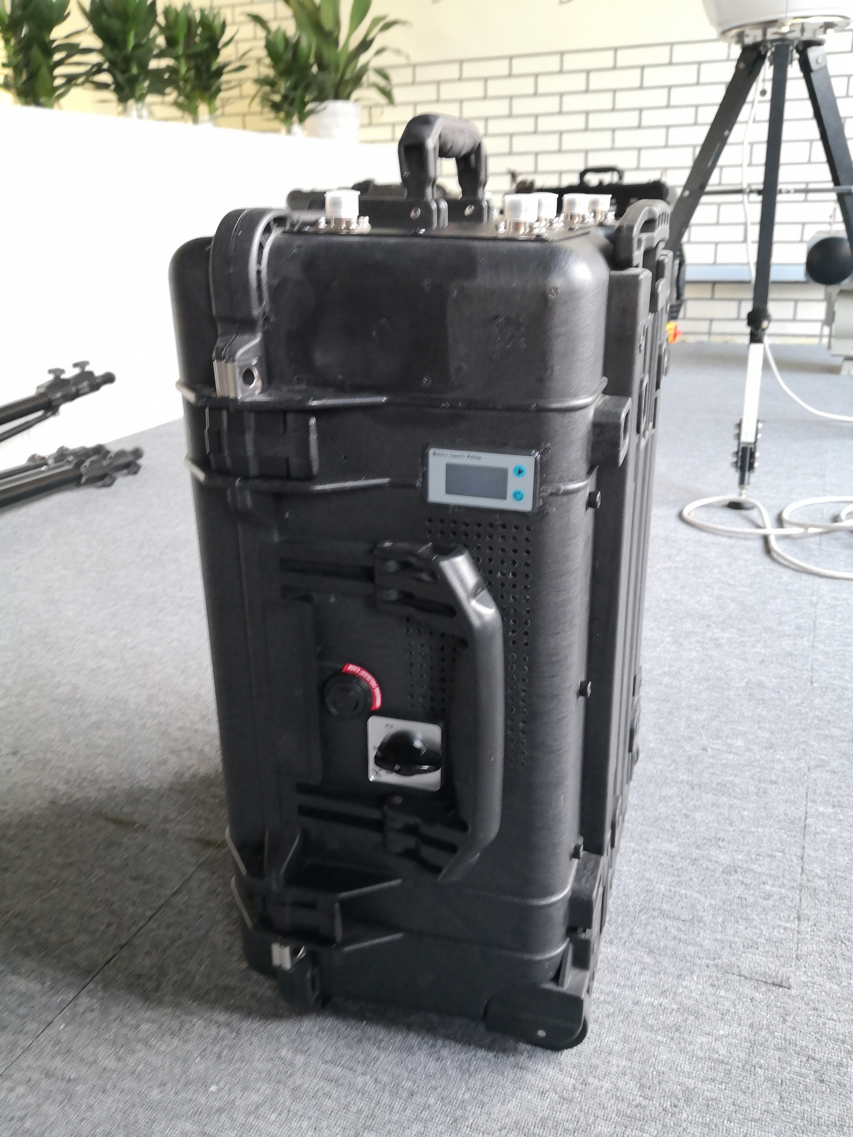 8 Bands Portable High Power Signal Jammer 10-100 Watt 1-8 Channel Frequency Band