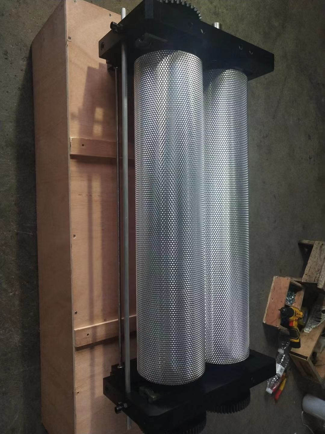 Apiculture Beeswax Embossing Machine Aluminium Alloy Comb Foundation Machinery