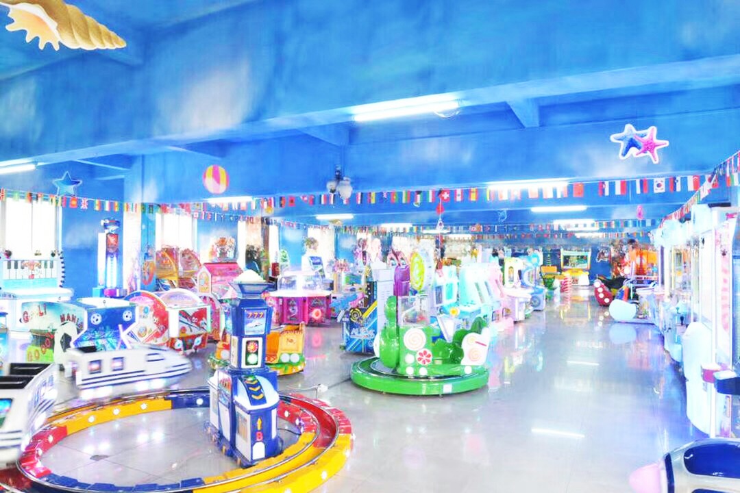 Wholesale Coin Operated Kids Crane Claw Toy Plush Prize Vending Tank Toys Claw Machine For Shopping Malls