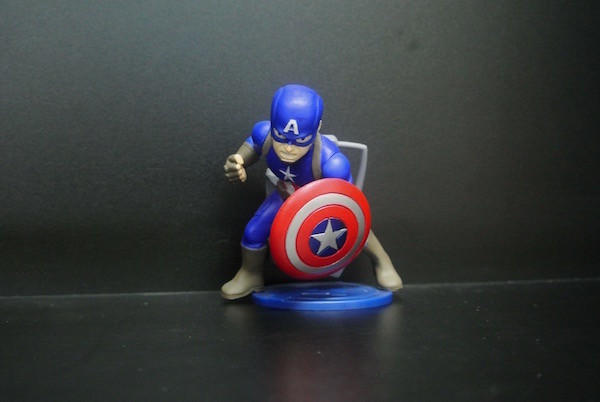 7cm Height Little Collectible Toys Captain America Figure Blue Color With Shield
