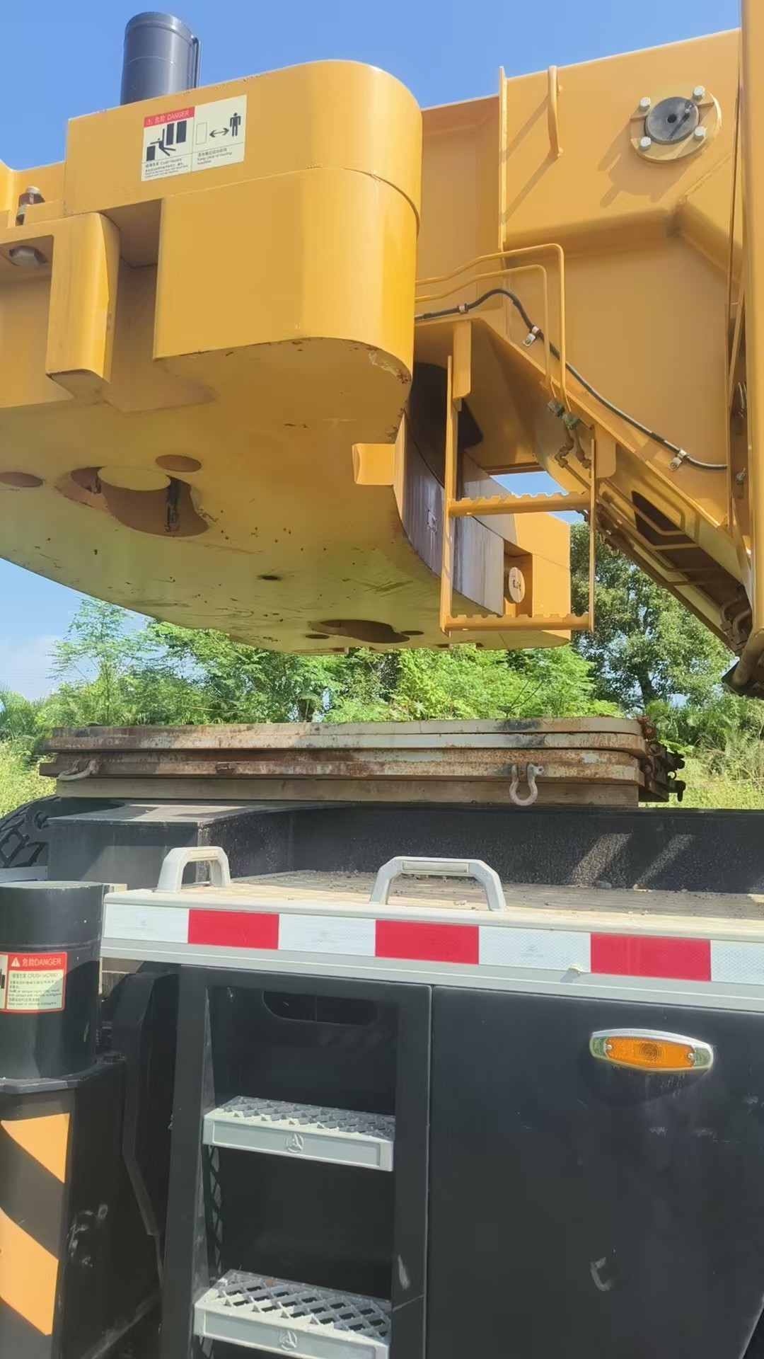 2022 year Sany 80t STC800E5 with 50m main boom, 25t counter weight.