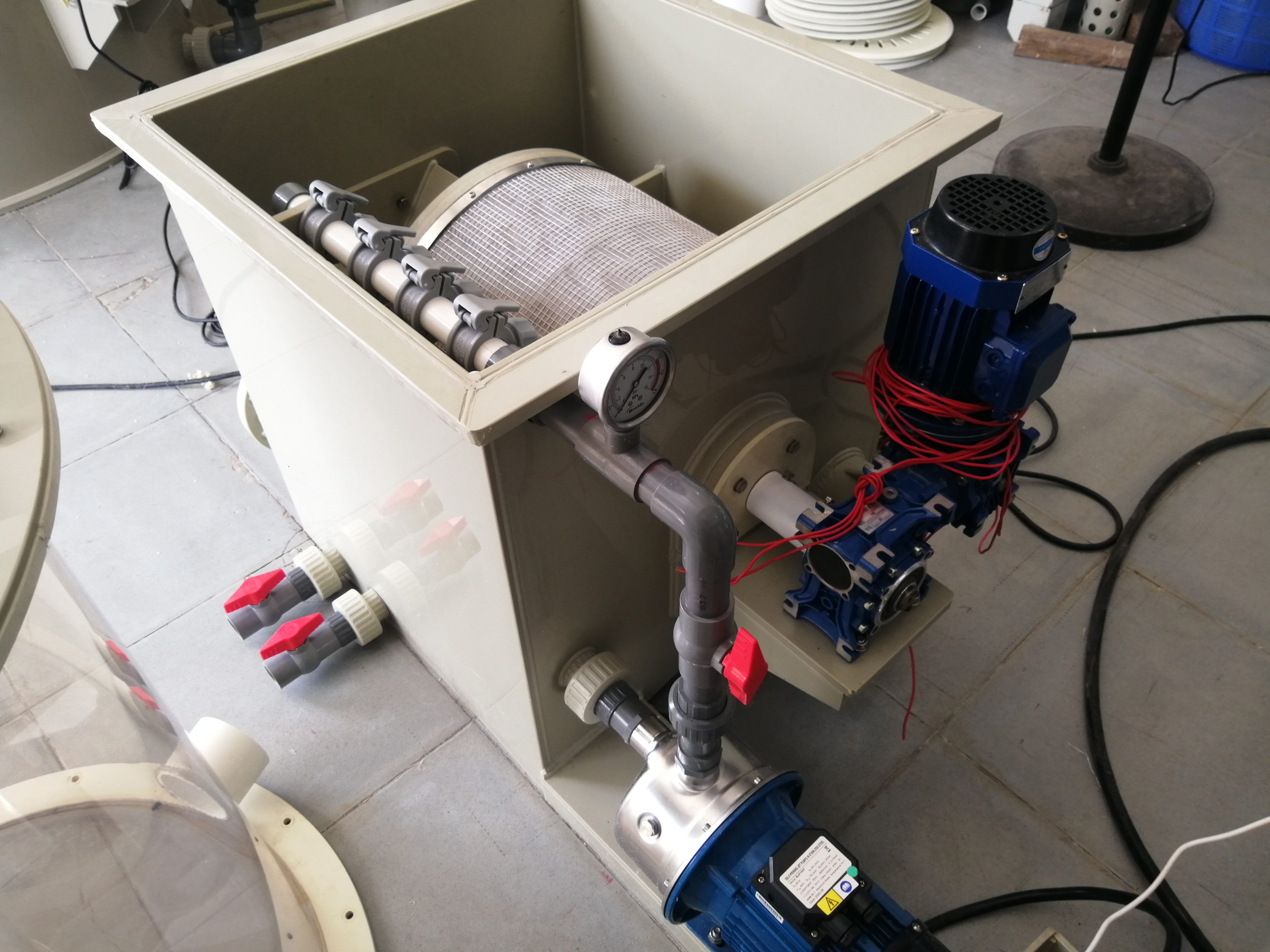 Solid Liquid Separation Automatic Backwash Aquaculture Rotary Drum Filter for Koi Pond 100*100*100cm