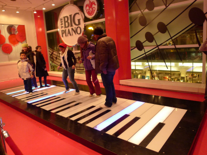 Choice LED Sensitive Touch Dance Floor for Night Club and Shopping Market Activities