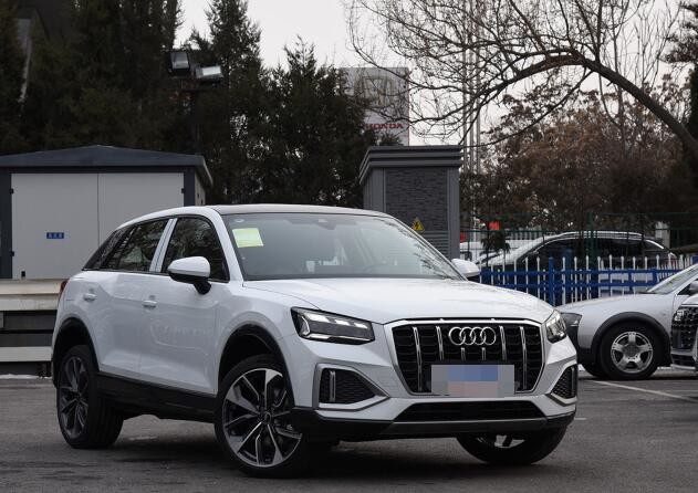 5 Door 5 Seat Audi Q2L 2022 35TFSI Gasoline Color White Elegant Edition