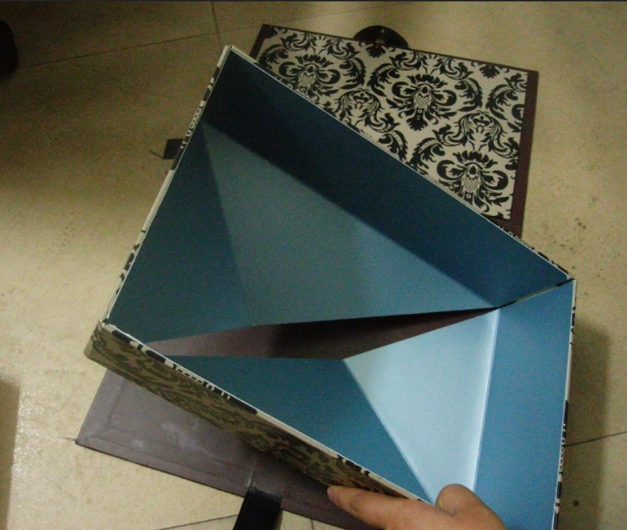 Special design flat packed rigid paper folding box with silk ribbon