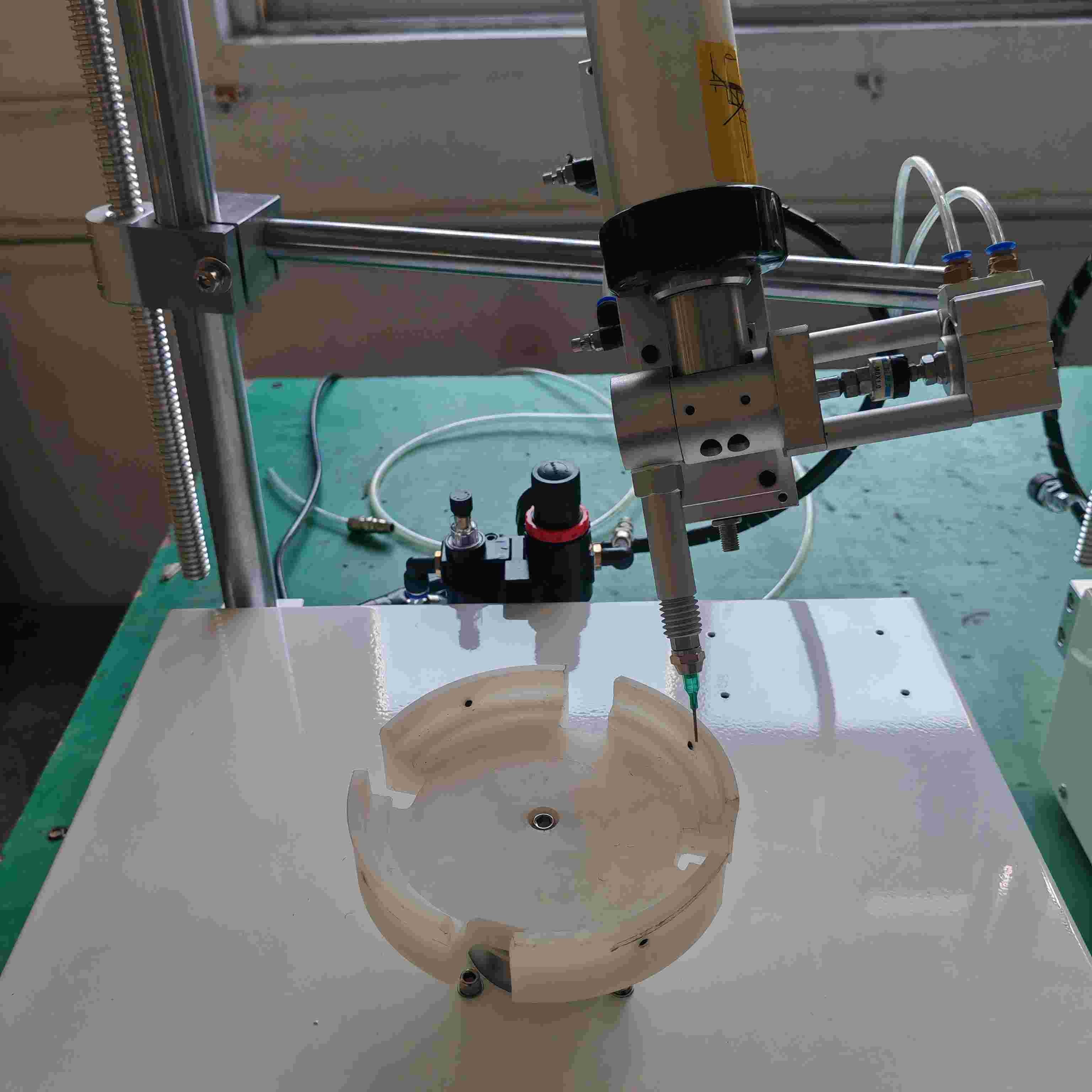 Industrial Glue Dispensing Machine Round Automated Glue Dispensing Systems 150W