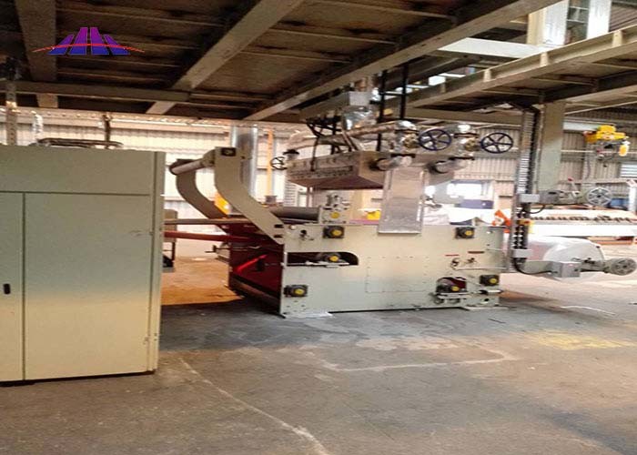 220V 200gsm PP Meltblown Nonwoven Fabric Machine High Efficiency