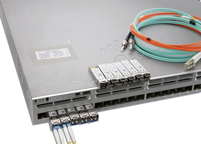 Wholesale 40G QSFP+ To 4 X 10G SFP+ AOC Active Optical Cable 7 Meters Low Power Level
