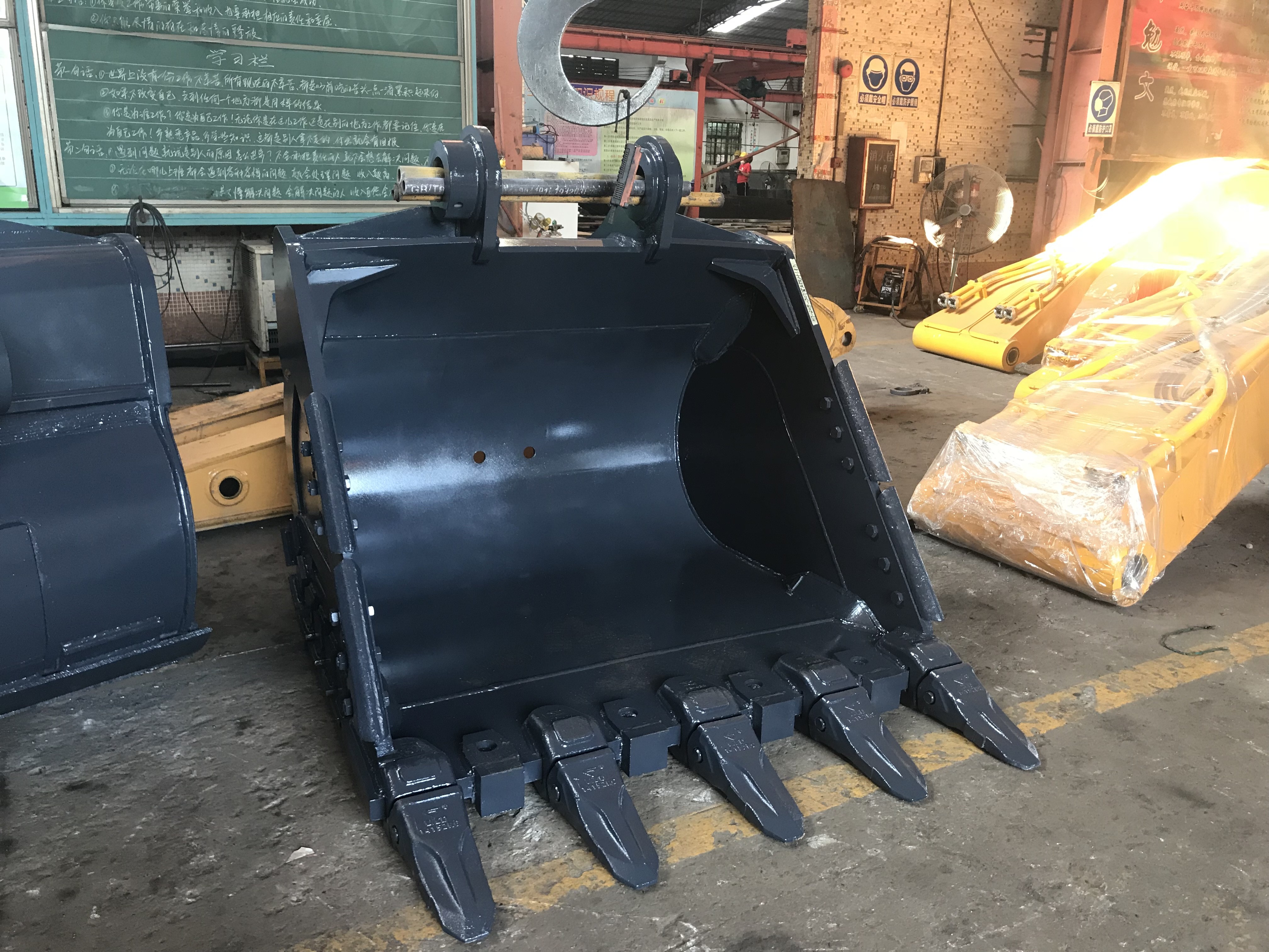 Custom Color ISO9001 PC330 Heavy Duty Excavator Bucket
