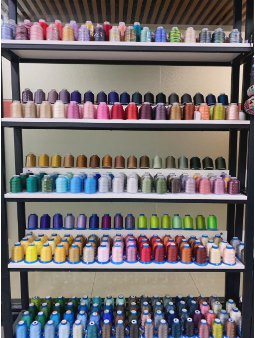4000Y Embroidery Machine Threads 100% Polyester 120d/2 for in Low Shrinkage Embroidery