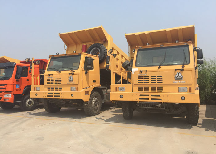 6X4 LHD Mining Tipper Dump Truck 371HP 70 Tons SINOTRUK HOWO For Mining Industry