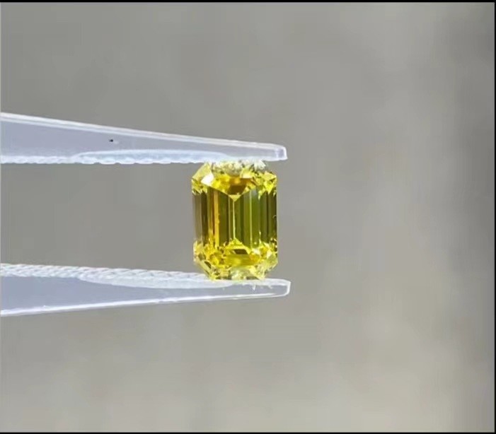 Loose HPHT Lab Created Yellow Diamond Emerald Cut IGI Certificated
