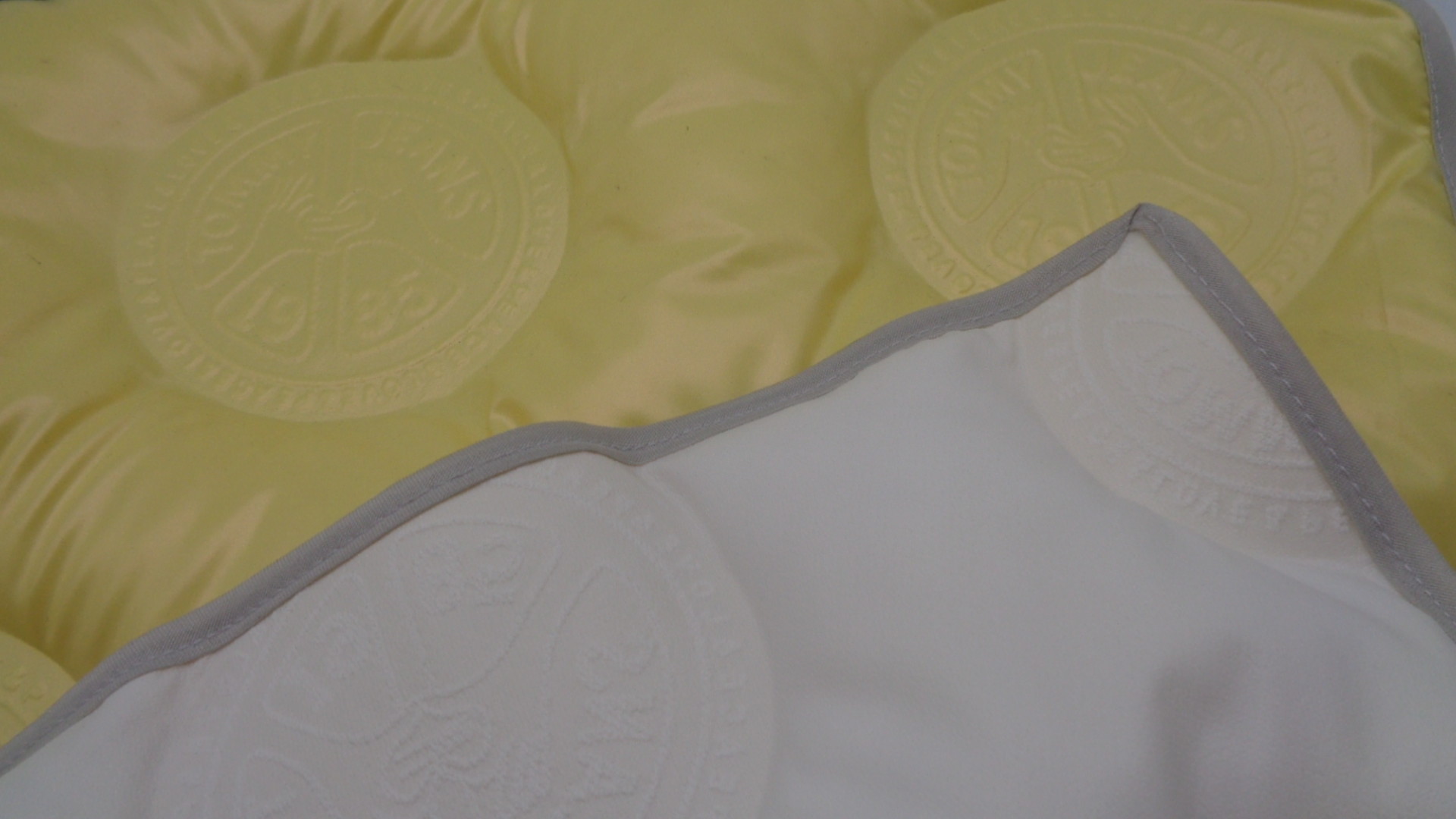 3D Seamless Logo Printed Bonded Down Winter Coat Fabric 160G Waterproof