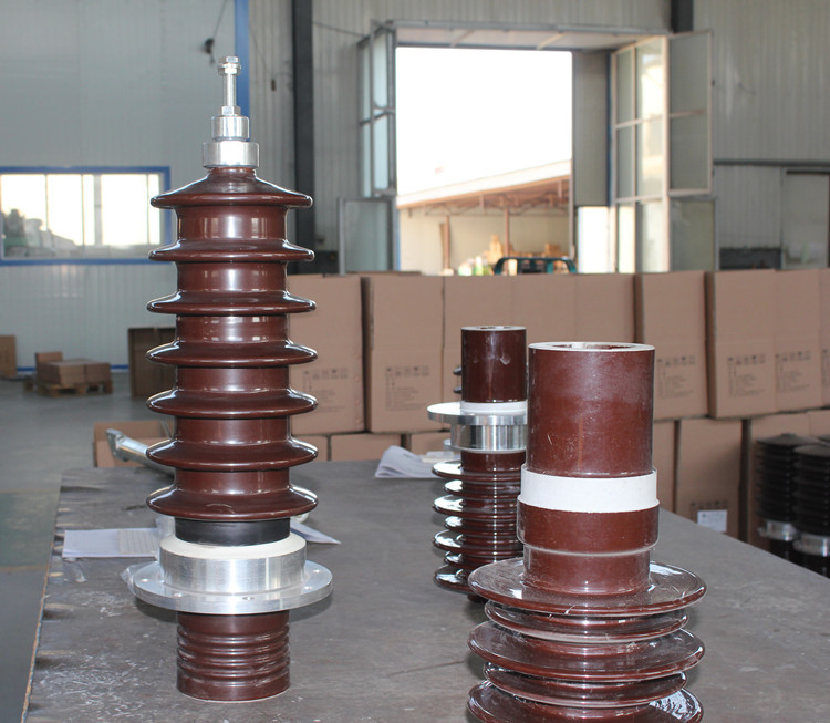 10KV Porcelain Transformer Bushings Thermal Resistant Low Voltage With Fittings