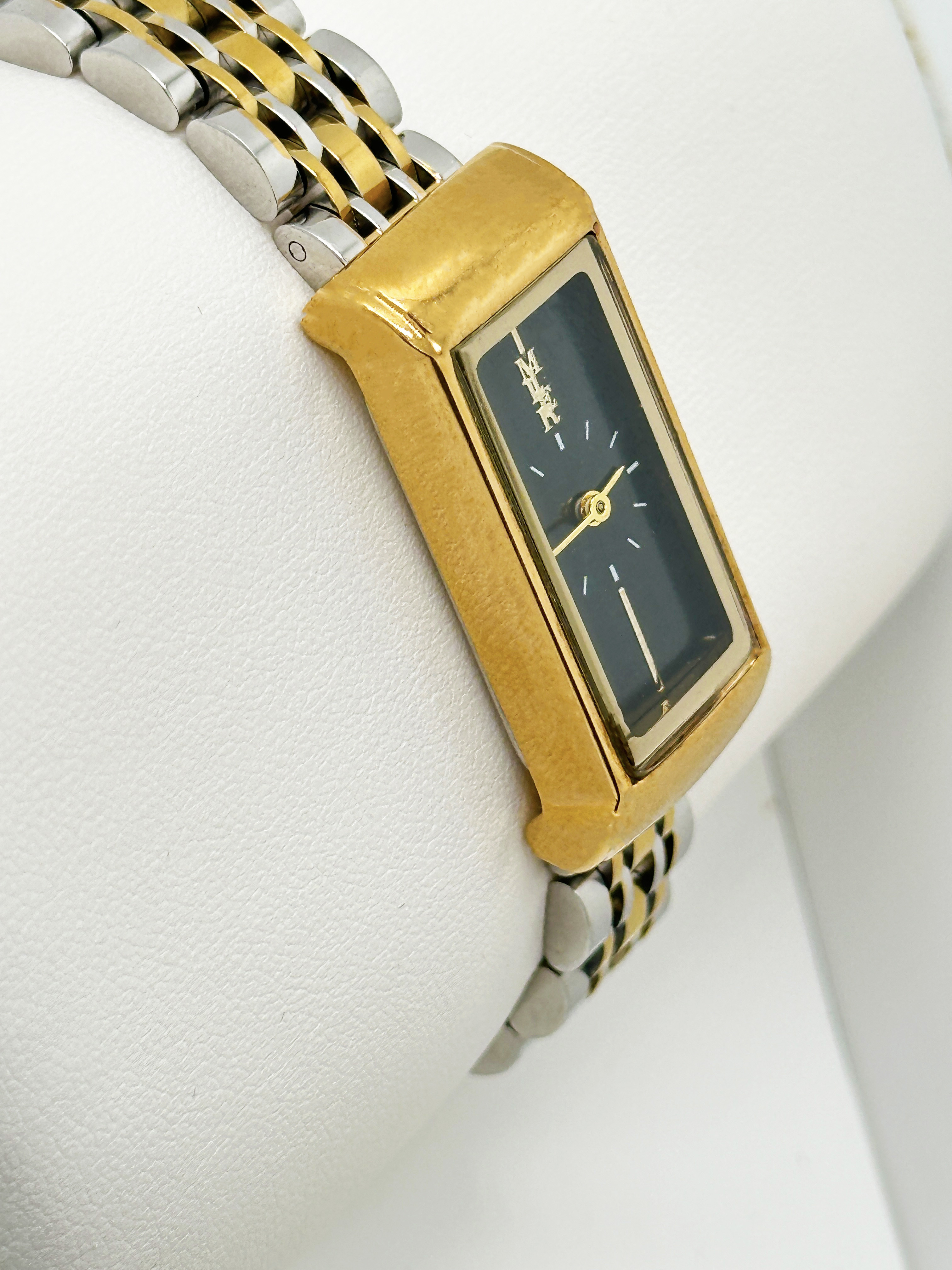 Black Dial Luxury Ladies Stylish Wrist Watch With Stainless Steel Strap