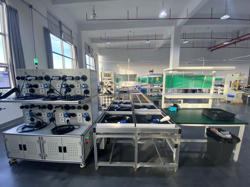 GBT 32A 7KW Portable EV Charger Type2 Blue CEE Plug 5M Cable Adjustable AC EVSE New Condition For European Standard Vehicles