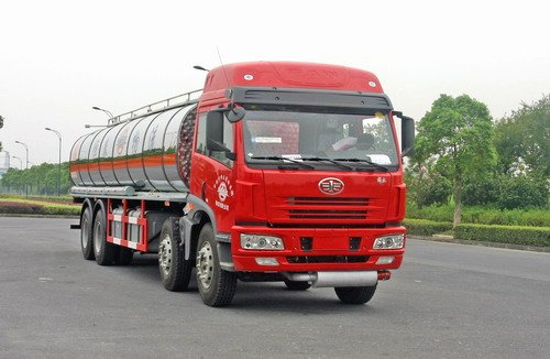 Chemical Liquid Tank Truck High Performance 24700L 8x4 Fuel Storage
