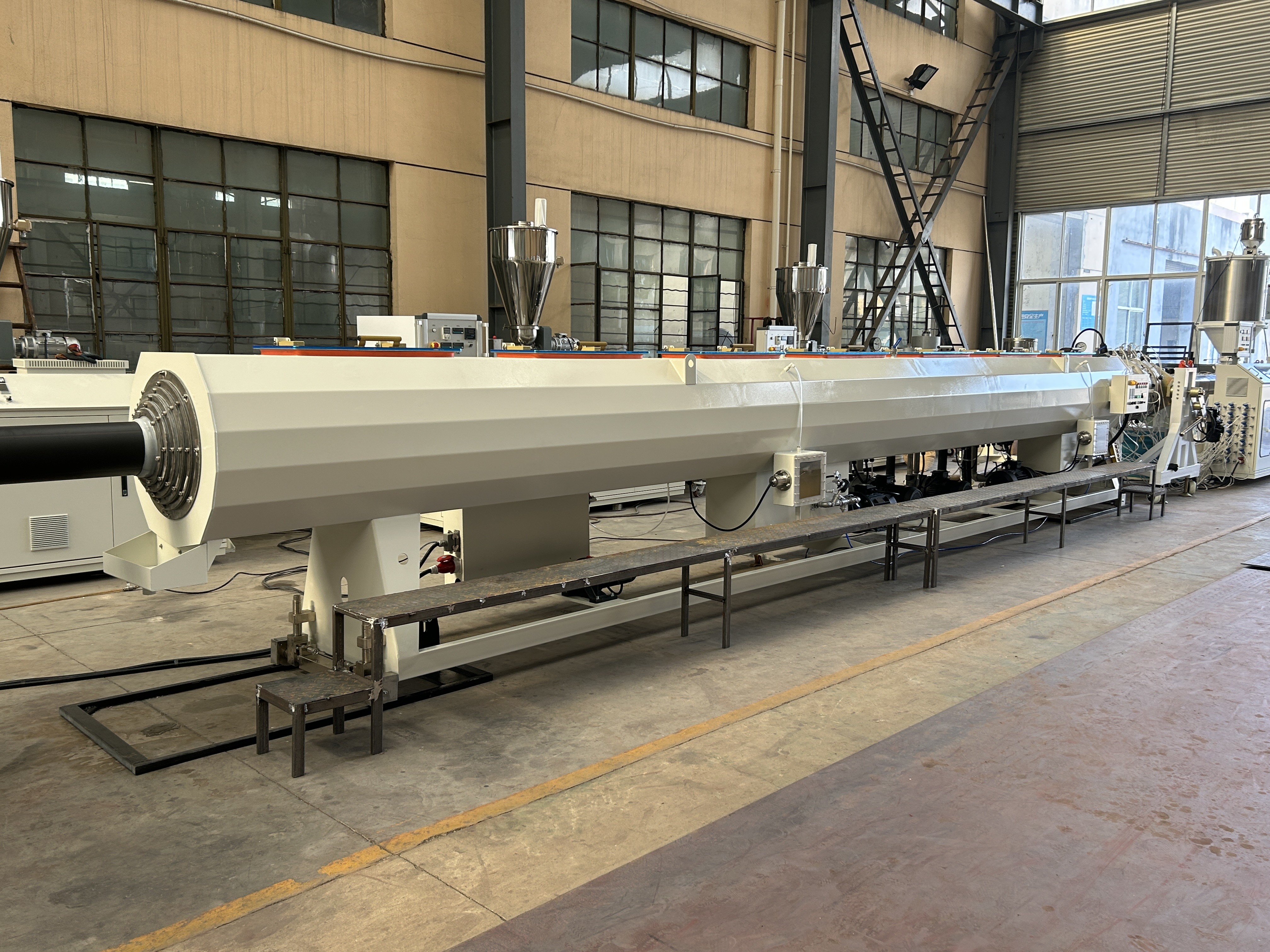 Plastic PVC PE Smooth Rigid Flexible Soft Pipe Extruder Making Machine