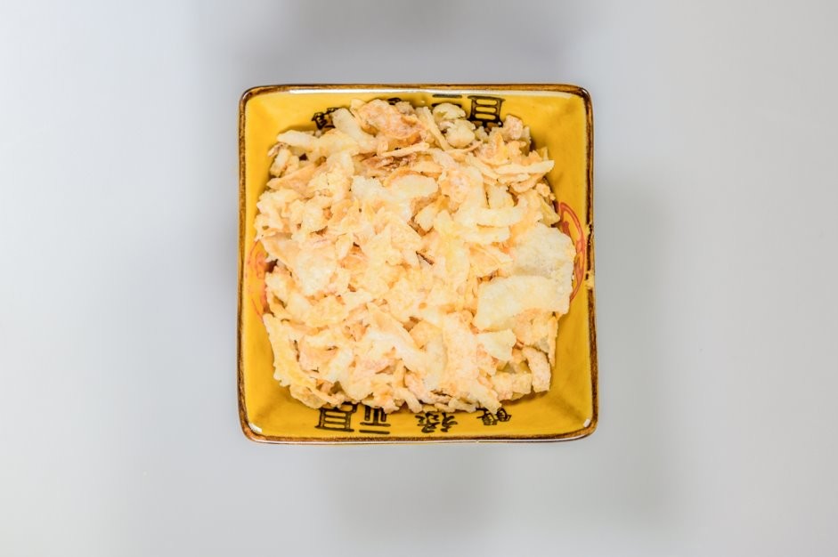 Flavorful Yellowish Seasoned Hot Dog Crispy Onions