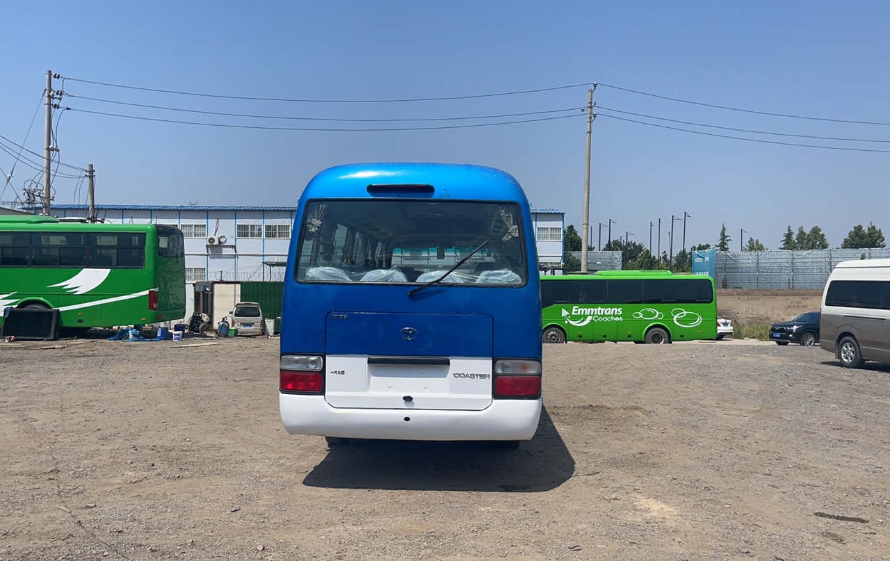 Used Toyota Coaster 30 Seater Bus Manual Transmission Good Condition 4L Engine Capacity