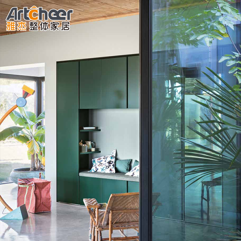 Customize Size Modern Design Bedroom Furniture for Apartment and Villa Wardrobe Closet