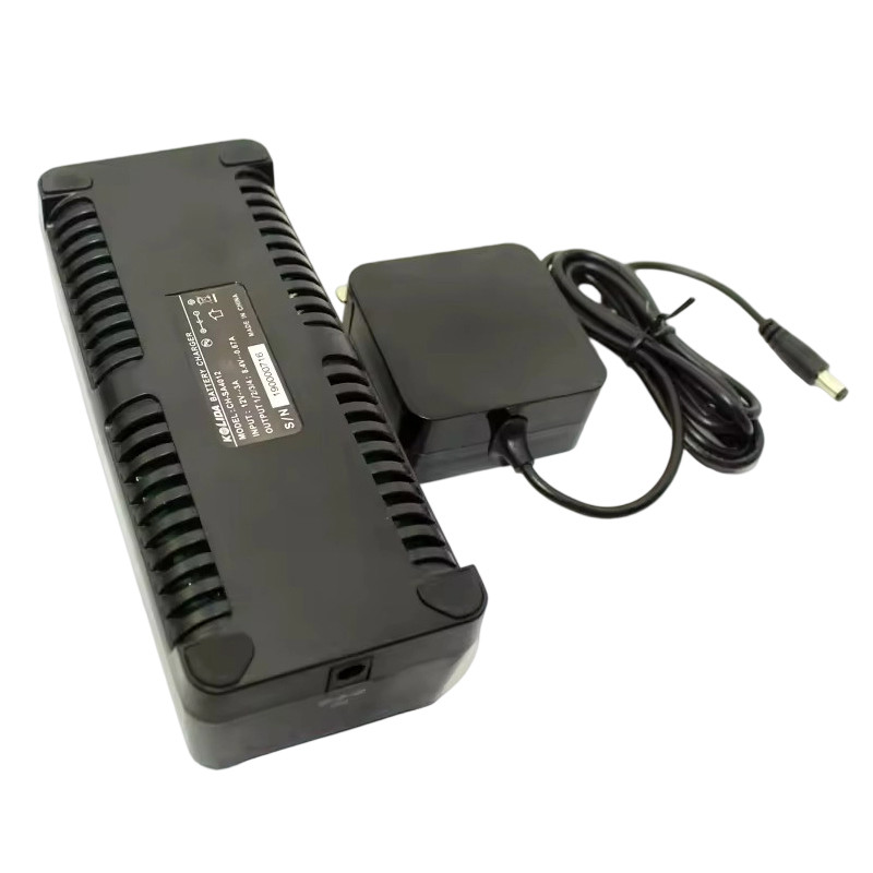 Original Charger South GPS Battery BTNF-L7408W Charger With 4-Slots CH-SA4012 GPS GNSS Battery Charger