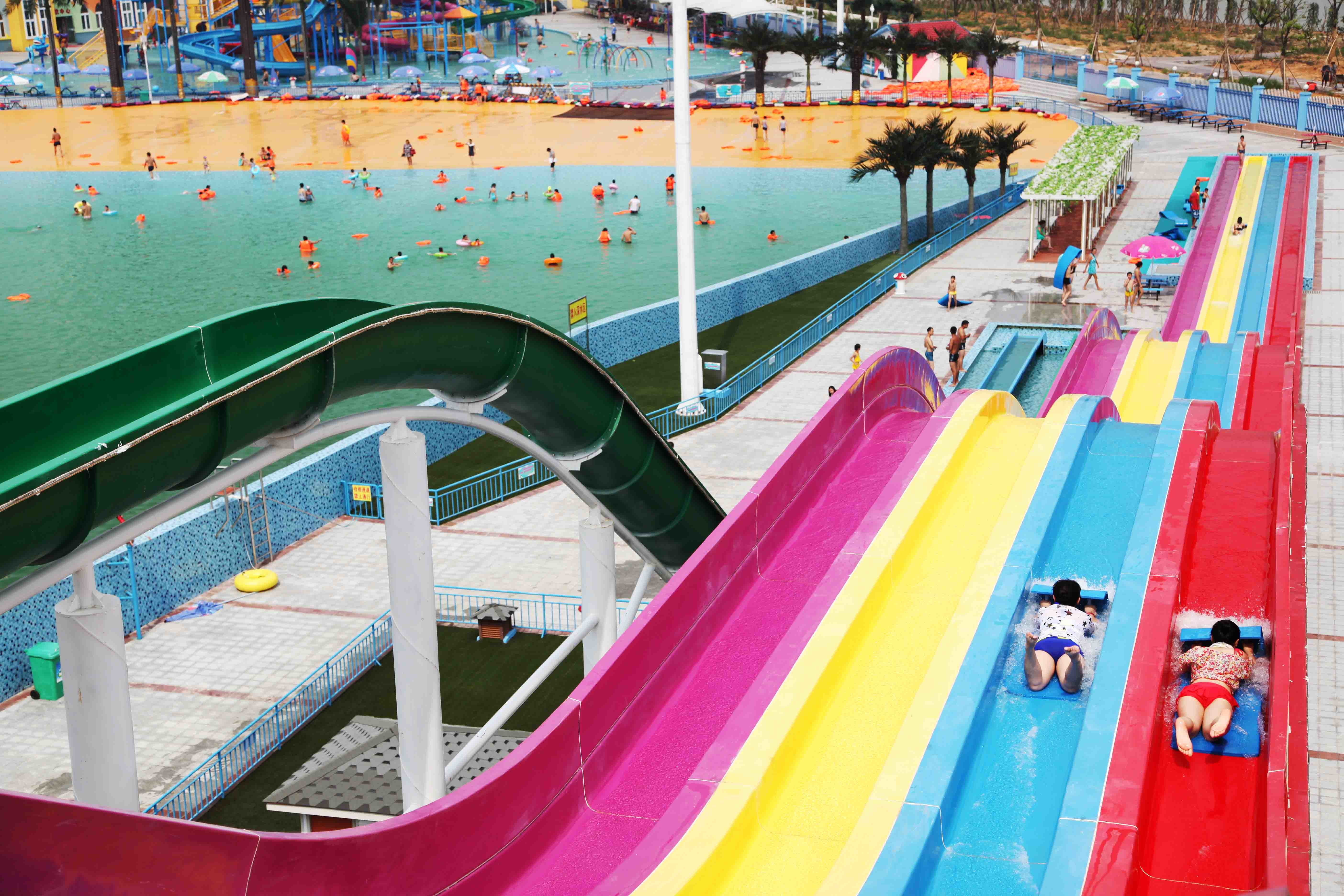 Cool Huge Fun Rainbow Water Slides With Custom Length 4 Lanes