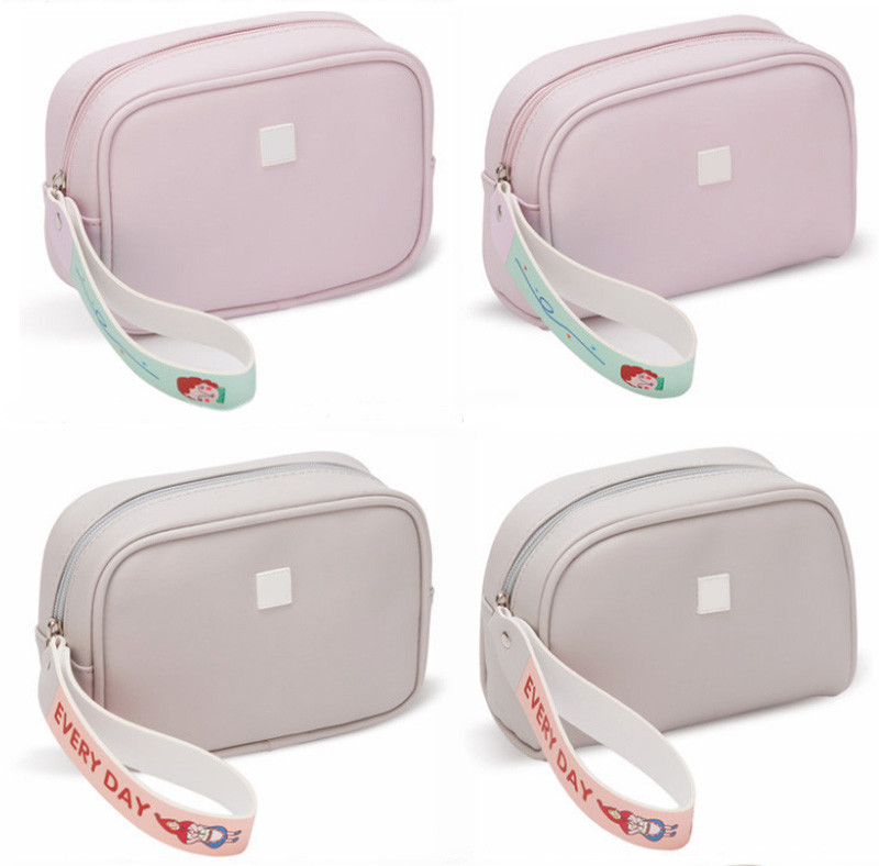 Waterproof 190*65*130mm PU Makeup Bag With Wide Carry Handle