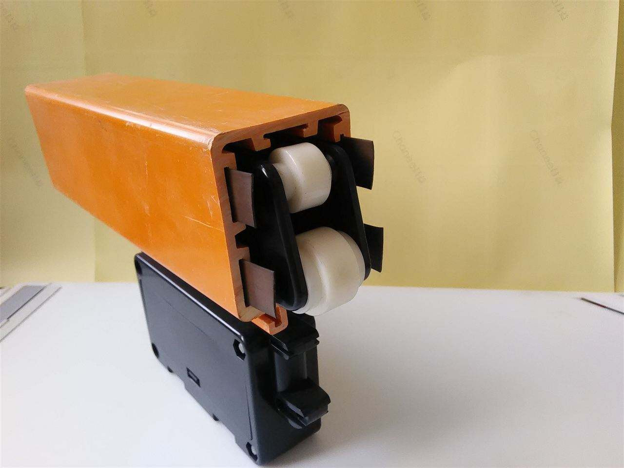 Aluminum Shell Crane Busbar System HXTL Type Fast Speed Stable Operation