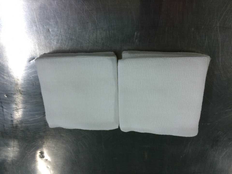 Absorbent Hydrophilic Gauze Bandage Roll , Soft Sterile Gauze Sponges